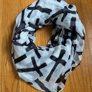 NWT Tasha Stylish Black and White Cross Patterned Infinity Scarf